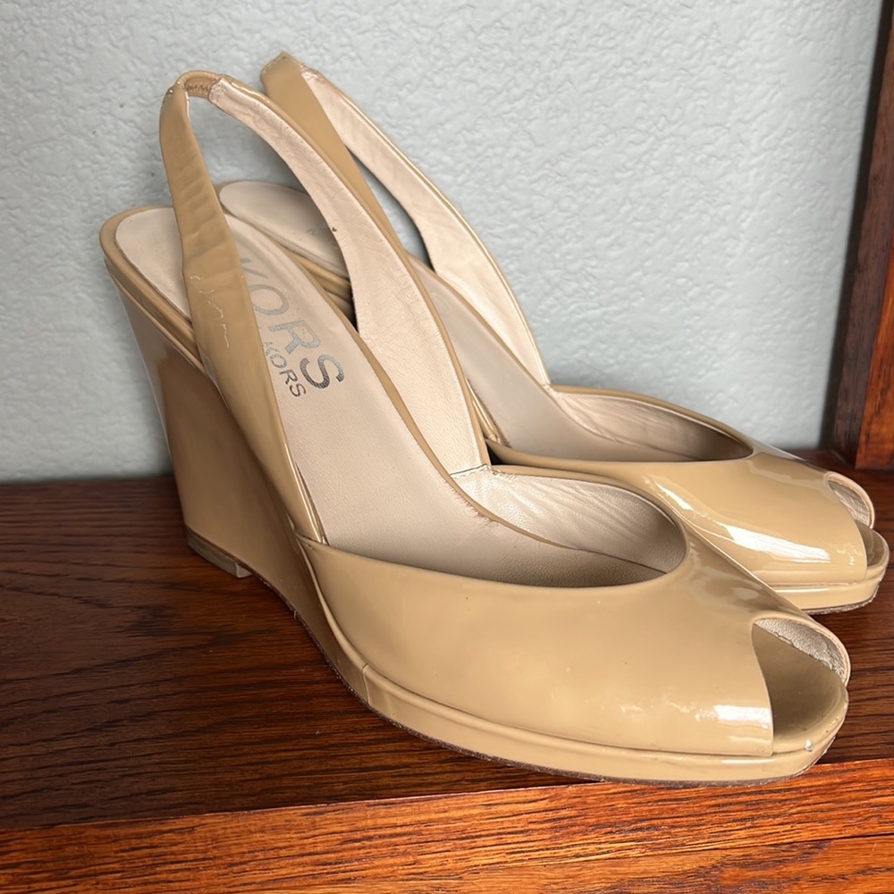 Kors Michael Kors Tan Patent Leather Peep Toe Wedges